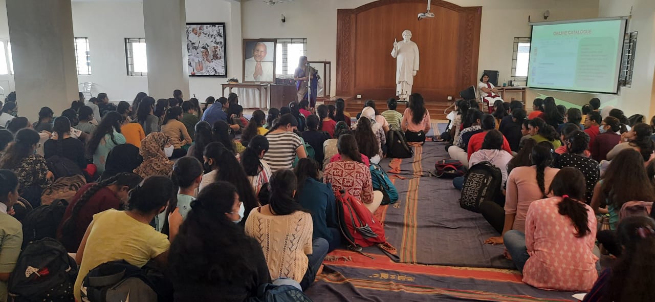 Students acquiring information on online catalogue